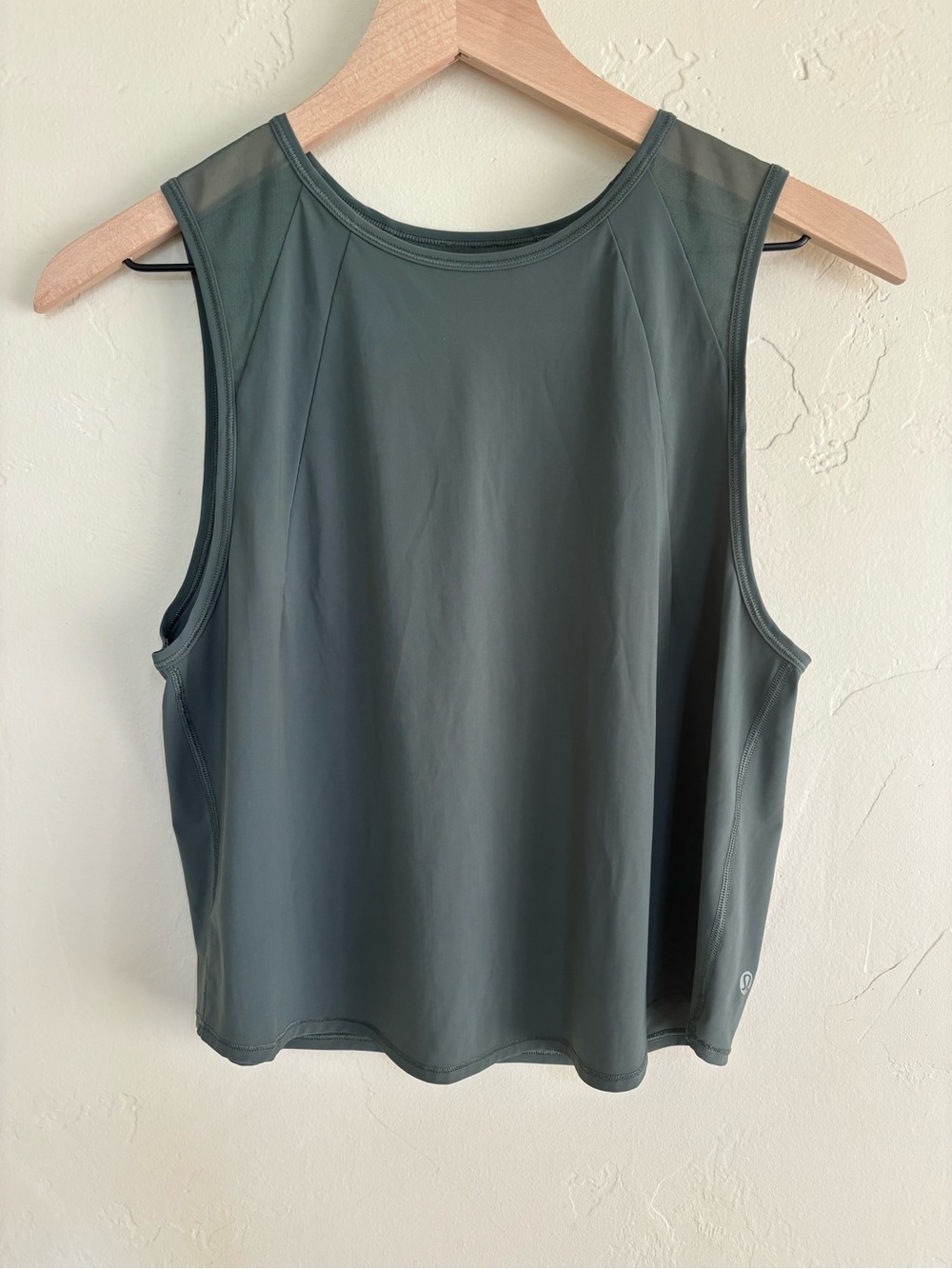 Lululemon Sculpt Cropped Tank Top Legacy Green Mesh Panels Active Wear